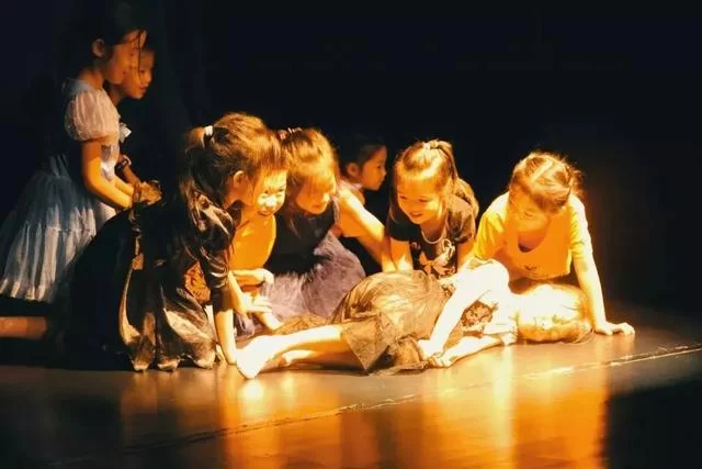 天桥艺术中心“缤纷儿童”嘉年华 | 献给孩子们的儿童节礼物(图40) 天桥艺术中心“缤纷儿童”嘉年华 | 献给孩子们的儿童节礼物(图40)