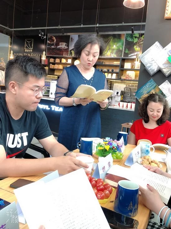 迎七一:民建西安新城妇女支部学著作、品红色经典(图2) 迎七一:民建西安新城妇女支部学著作、品红色经典(图2)