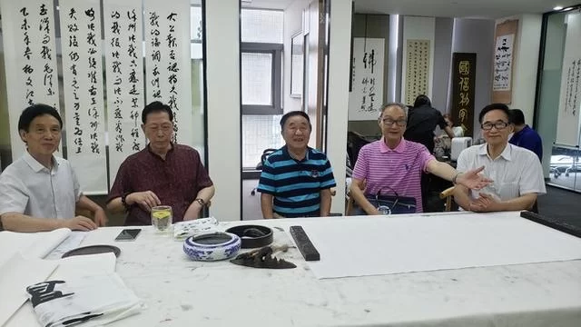 国信利安书画院举办"庆八一、迎国庆"主题书法笔会(图6) 国信利安书画院举办"庆八一、迎国庆"主题书法笔会(图6)