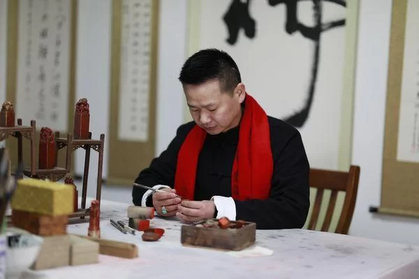 利刃开顽石 丹青著华章——丁辉辉的书画印(图9)