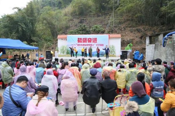 广西：文化服务上山下乡 脱贫攻坚吹糠见米