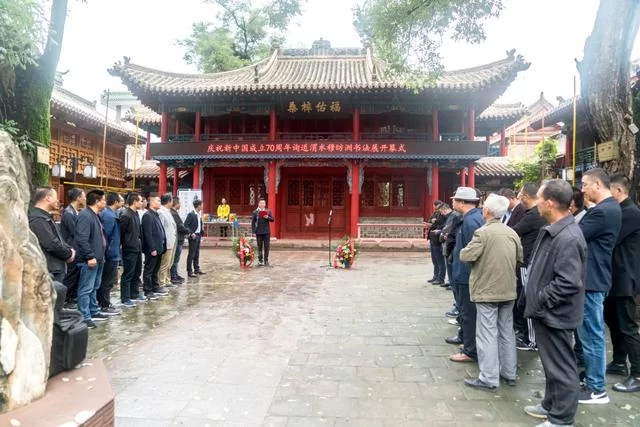 “询道渭水”穆昉洲书法展在甘肃天水开幕(图1) “询道渭水”穆昉洲书法展在甘肃天水开幕(图1)