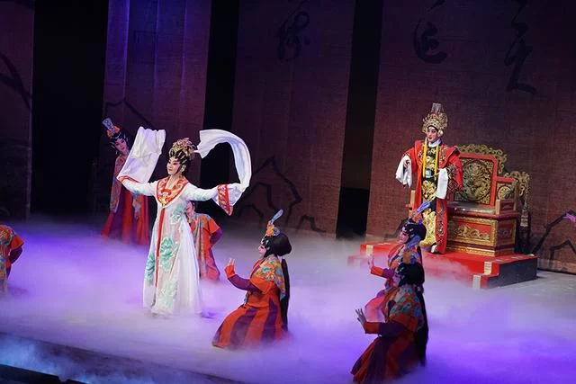 14场粤剧活动,3万多观众现场感受——第十七届东莞"粤剧黄金周"圆满落幕(图3) 14场粤剧活动,3万多观众现场感受——第十七届东莞"粤剧黄金周"圆满落幕(图3)