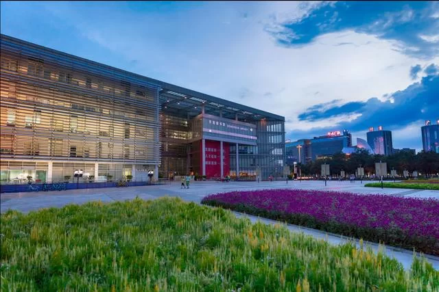 李东来:匠心铸造东莞图书馆文化名片(图3) 李东来:匠心铸造东莞图书馆文化名片(图3)