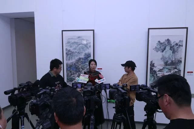 大美河山——李蝉羽山水画艺术展在中国国家画院美术馆举行(图10) 大美河山——李蝉羽山水画艺术展在中国国家画院美术馆举行(图10)