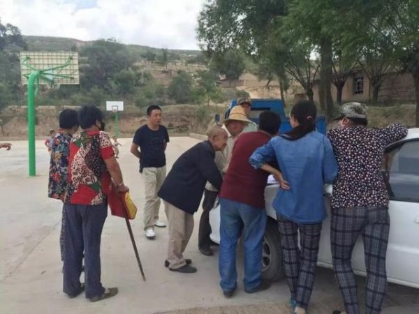 用生命践行扶贫的使命——靖边39岁的乡镇干部白新荣因公殉职
