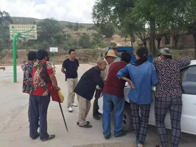 用生命践行扶贫的使命——靖边39岁的乡镇干部白新荣因公殉职(图1) 用生命践行扶贫的使命——靖边39岁的乡镇干部白新荣因公殉职(图1)