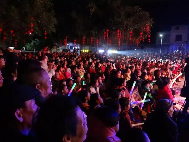 南北年俗喜相逢,乡村春晚别样红(图13) 南北年俗喜相逢,乡村春晚别样红(图13)