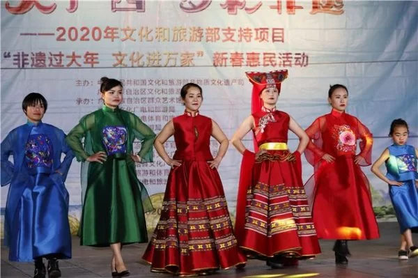 “绣”出美好新生活——广西壮族自治区博物馆特色文化扶贫显成效