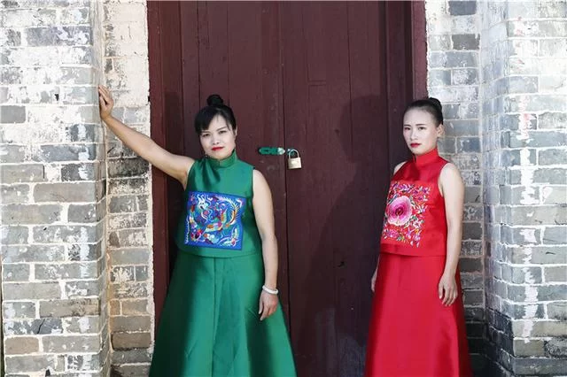 “绣”出美好新生活——广西壮族自治区博物馆特色文化扶贫显成效(图2) “绣”出美好新生活——广西壮族自治区博物馆特色文化扶贫显成效(图2)