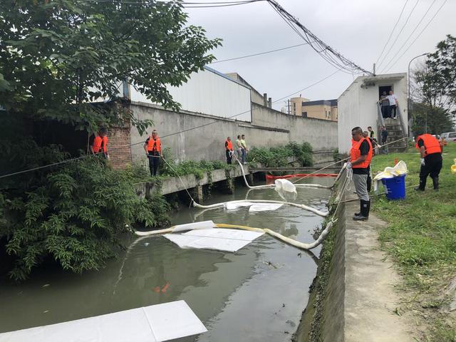 成都市温江区开展饮用水水源地突发环境事件应急演练(图5)