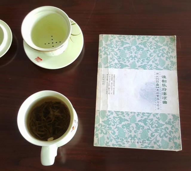 蜀山龙建儒：时光滚烫，岁月悠长，世界拥挤我也很忙(图3)