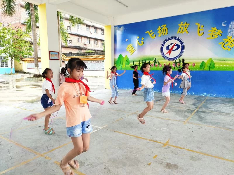 一个人口大县的教育"涅槃"——广西博白教育兴县观察(图5) 一个人口大县的教育"涅槃"——广西博白教育兴县观察(图5)