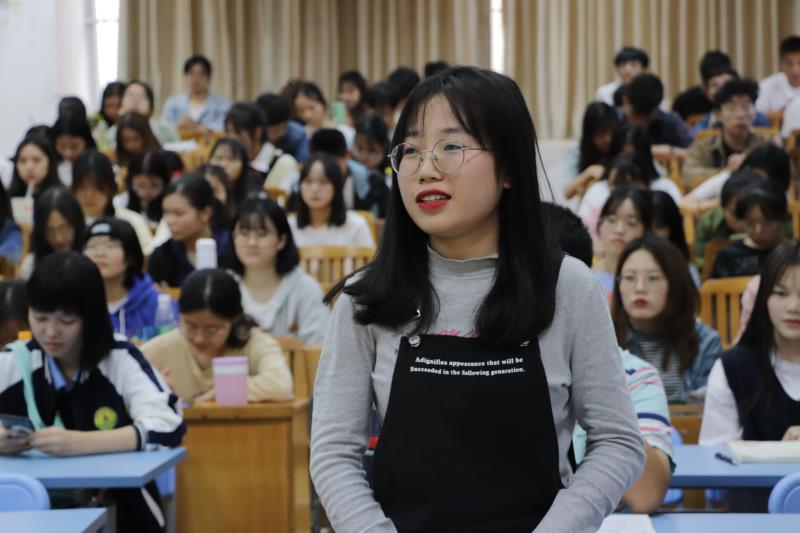 好新闻是如何产生的?资深媒体人宾阳在南宁师范大学开讲(图3) 好新闻是如何产生的?资深媒体人宾阳在南宁师范大学开讲(图3)