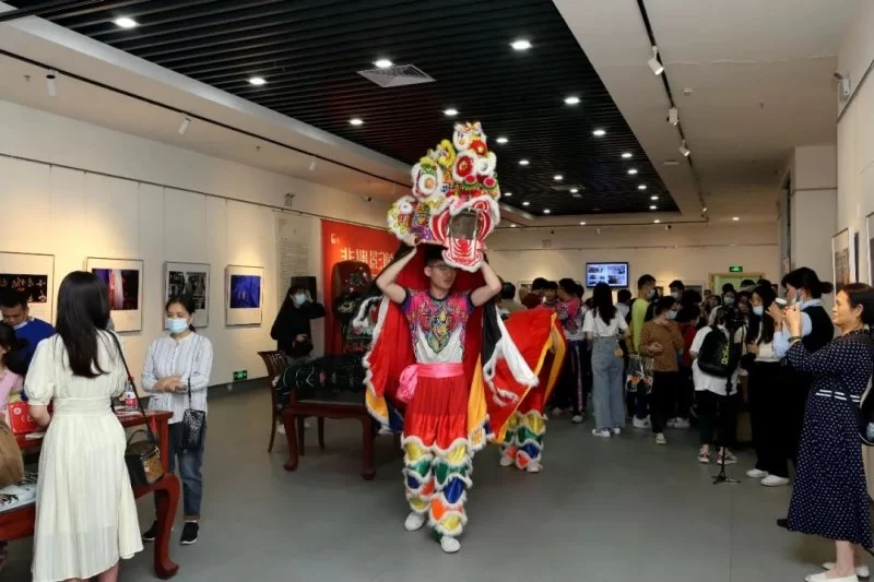 “非遗影像 中国风采”——第十届“群艺杯”全国摄影艺术展在深圳举办(图8) “非遗影像 中国风采”——第十届“群艺杯”全国摄影艺术展在深圳举办(图8)