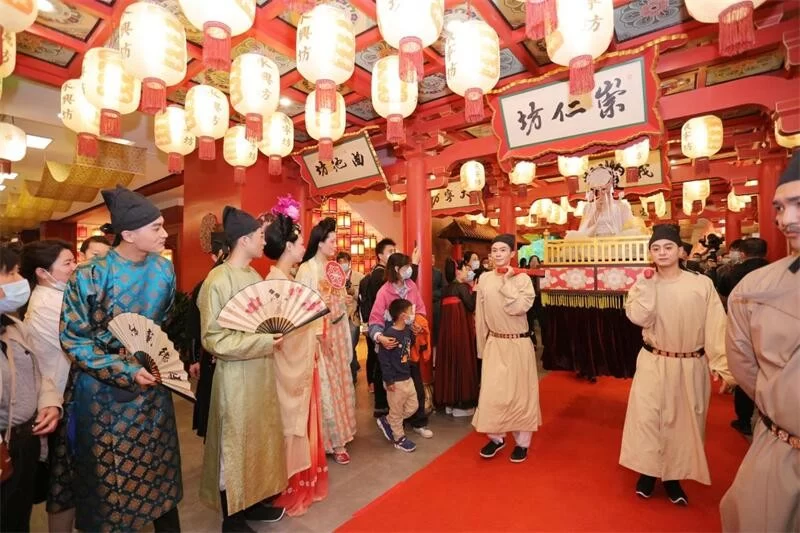 全国首个唐风市井文化街区“长安十二时辰”西安开市