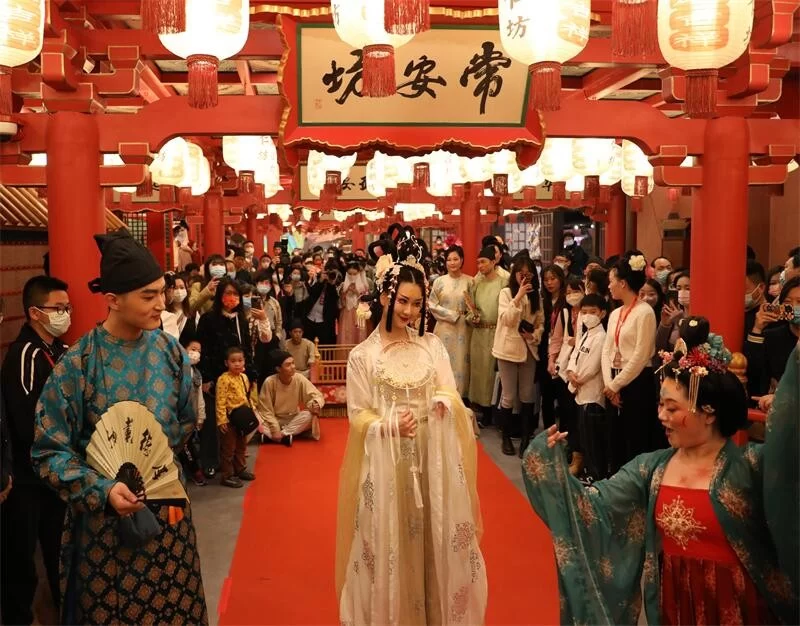 全国首个唐风市井文化街区“长安十二时辰”西安开市(图6) 全国首个唐风市井文化街区“长安十二时辰”西安开市(图6)