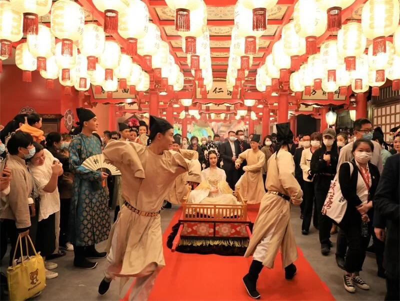 全国首个唐风市井文化街区“长安十二时辰”西安开市(图11) 全国首个唐风市井文化街区“长安十二时辰”西安开市(图11)