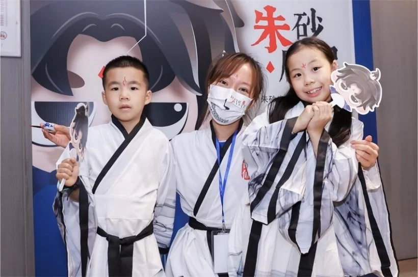 开放式儿童情景剧《诗仙》酷趣上演,人气火爆惊喜不断(图6) 开放式儿童情景剧《诗仙》酷趣上演,人气火爆惊喜不断(图6)