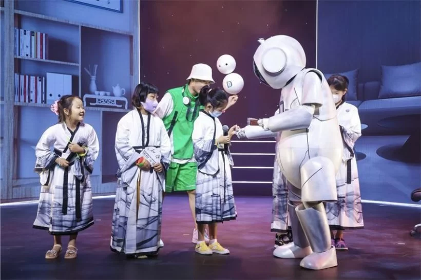 开放式儿童情景剧《诗仙》酷趣上演,人气火爆惊喜不断(图7) 开放式儿童情景剧《诗仙》酷趣上演,人气火爆惊喜不断(图7)