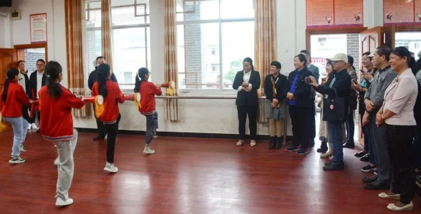 广西三月三杂志社、梧州市民宗委开展主题采风活动(图4) 广西三月三杂志社、梧州市民宗委开展主题采风活动(图4)