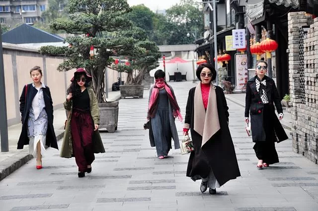 冉晓檬：成都时尚界＂美丽低成本＂的倡导者和引领者(图2)