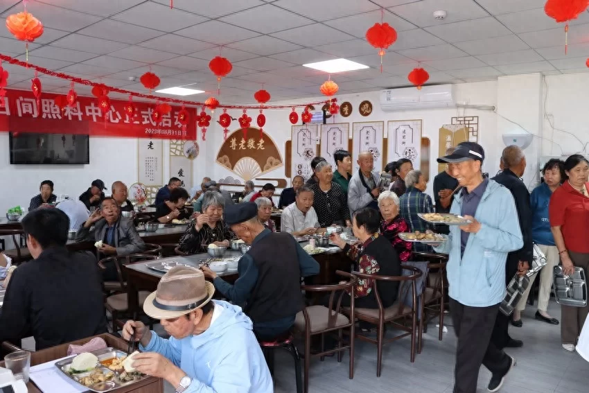 陕西神木:全力推进养老服务高质量发展 让养老变成一件幸福事(图2) 陕西神木:全力推进养老服务高质量发展 让养老变成一件幸福事(图2)