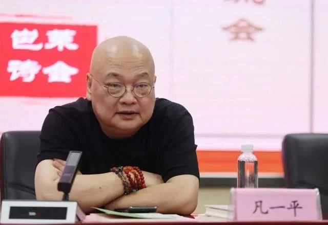 “岜莱诗会”创办五周年交流会暨《大地之眼》阅读分享会在邕举办(图4) “岜莱诗会”创办五周年交流会暨《大地之眼》阅读分享会在邕举办(图4)