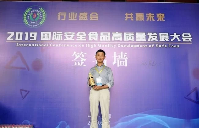 纯大豆酿造的酱油品质远远高于使用脱脂大豆生产的酱油(图2) 论大豆油脂在传统酿造酱油中的功能性因子与保健功效(图2)