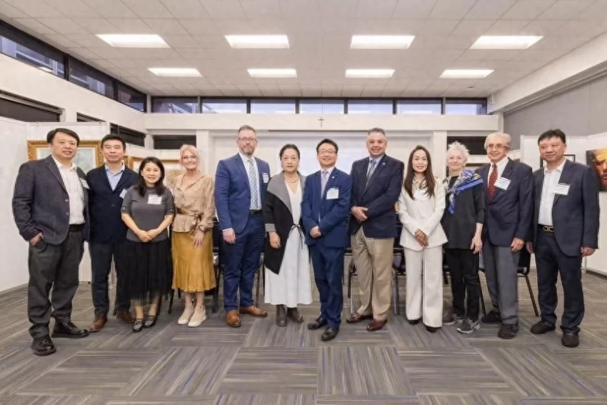 2024“艺术与生命”国际艺术邀请展暨第十届“生命艺术现象学”学术论坛在美国圣彼得大学举行(图1)