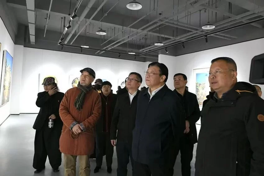 “移山——孟新宇油画作品展”在商丘工学院美术馆举行(图10) “移山——孟新宇油画作品展”在商丘工学院美术馆举行(图10)