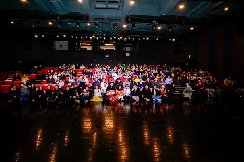 致敬已故美术家忻东旺——原创话剧《忻东旺》在清华大学演出(图3)