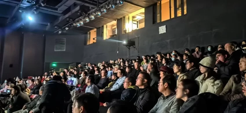 致敬已故美术家忻东旺——原创话剧《忻东旺》在清华大学演出(图2)