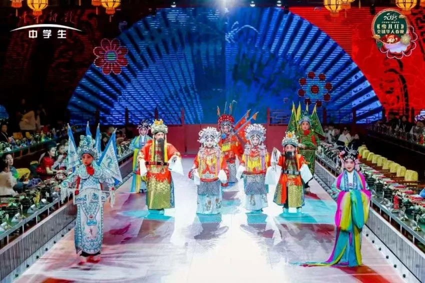 中央新影中学生频道2025《少儿红》华人春晚圆满收官(图4) 中央新影中学生频道2025《少儿红》华人春晚圆满收官(图4)