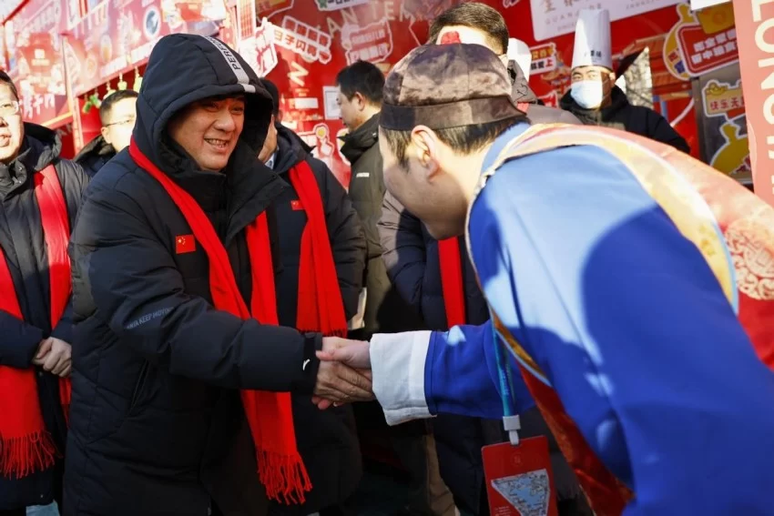 第三十七届地坛、第三十九届龙潭春节文化庙会正式开幕:守正创新,引领传统年俗新风尚(图10) 第三十七届地坛、第三十九届龙潭春节文化庙会正式开幕:守正创新,引领传统年俗新风尚(图10)