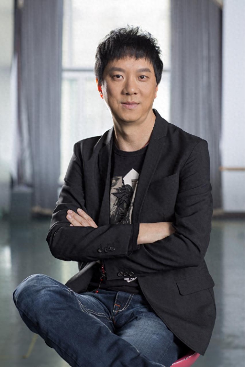 音乐诗人梁芒：以浪漫书写有用的歌