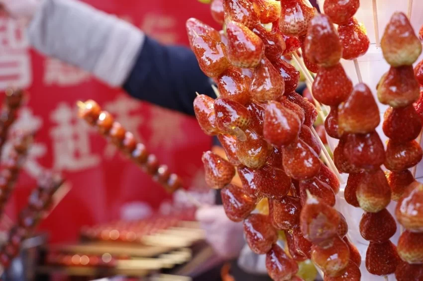 2025年地坛、龙潭庙会:寻味特色美食,邂逅创意年礼(图5) 2025年地坛、龙潭庙会:寻味特色美食,邂逅创意年礼(图5)