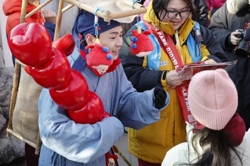 第三十七届地坛、第三十九届龙潭春节文化庙会圆满谢幕:传统焕新韵,文化续华章(图13) 第三十七届地坛、第三十九届龙潭春节文化庙会圆满谢幕:传统焕新韵,文化续华章(图13)