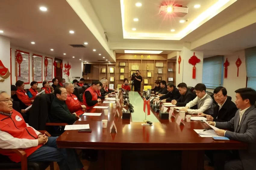 “夕阳护盾-老年维权关爱行动”正式启动:为老年人维权撑起法治蓝天(图2) “夕阳护盾-老年维权关爱行动”正式启动:为老年人维权撑起法治蓝天(图2)