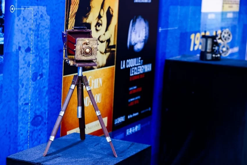 “致敬电影诞生 130 周年暨法国电影嘉年华” 启幕,《卡丹之家》首映点亮中法文化光影盛宴(图4) “致敬电影诞生 130 周年暨法国电影嘉年华” 启幕,《卡丹之家》首映点亮中法文化光影盛宴(图4)