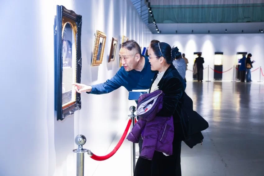 “致敬电影诞生 130 周年暨法国电影嘉年华” 启幕,《卡丹之家》首映点亮中法文化光影盛宴(图11) “致敬电影诞生 130 周年暨法国电影嘉年华” 启幕,《卡丹之家》首映点亮中法文化光影盛宴(图11)