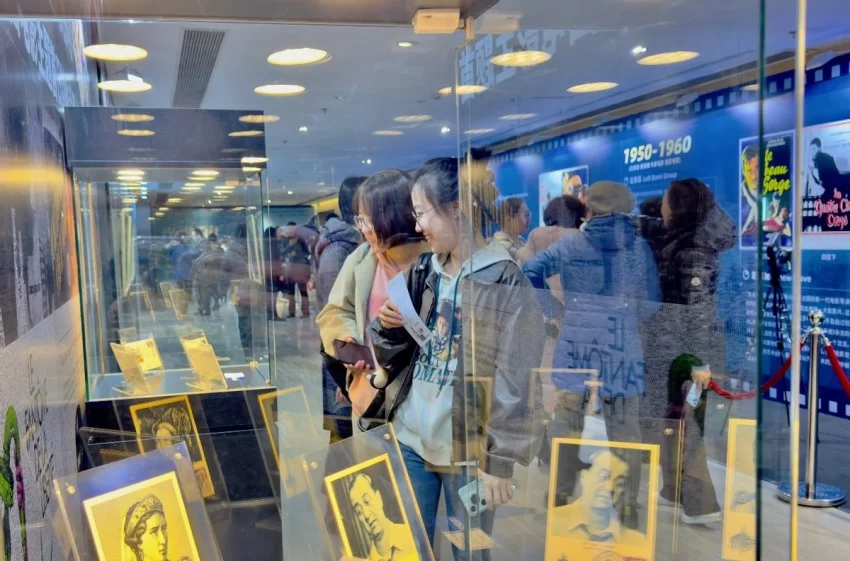 “致敬电影诞生 130 周年暨法国电影嘉年华” 启幕,《卡丹之家》首映点亮中法文化光影盛宴(图9) “致敬电影诞生 130 周年暨法国电影嘉年华” 启幕,《卡丹之家》首映点亮中法文化光影盛宴(图9)