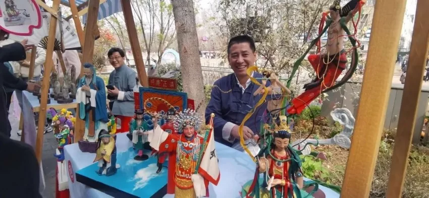 鹤壁市淇滨区：樱花树下品《诗经》 奏响千年“诗樱和弦”(图4)