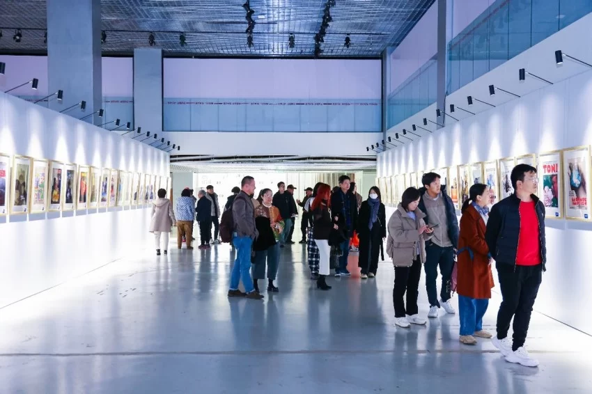 法国电影嘉年华圆满落幕,电影艺术交流论坛共绘中法交流新篇(图2) 法国电影嘉年华圆满落幕,电影艺术交流论坛共绘中法交流新篇(图2)