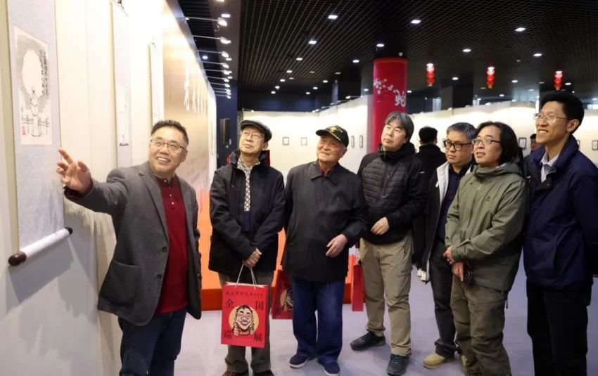 “老九漫画艺术40年·老九漫画展”在京举行(图7) “老九漫画艺术40年·老九漫画展”在京举行(图7)