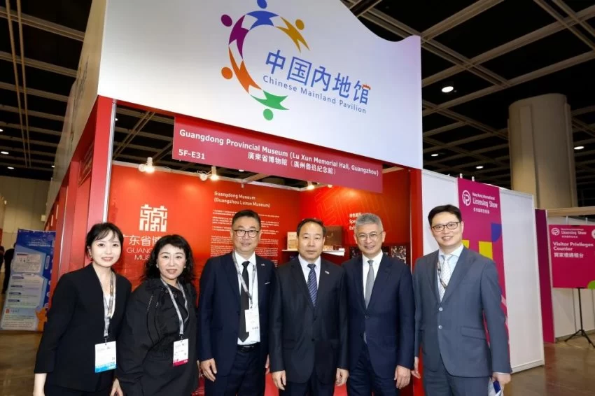 中国语言讲述巨匠精神——《百年巨匠》IP亮相香港国际授权展(图2) 中国语言讲述巨匠精神——《百年巨匠》IP亮相香港国际授权展(图2)