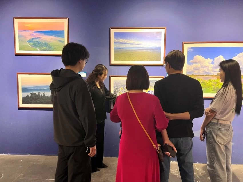 展示丰林四季旅游资源，“大美伊春·魅力丰林”四季风光摄影作品展上海站开幕(图2)