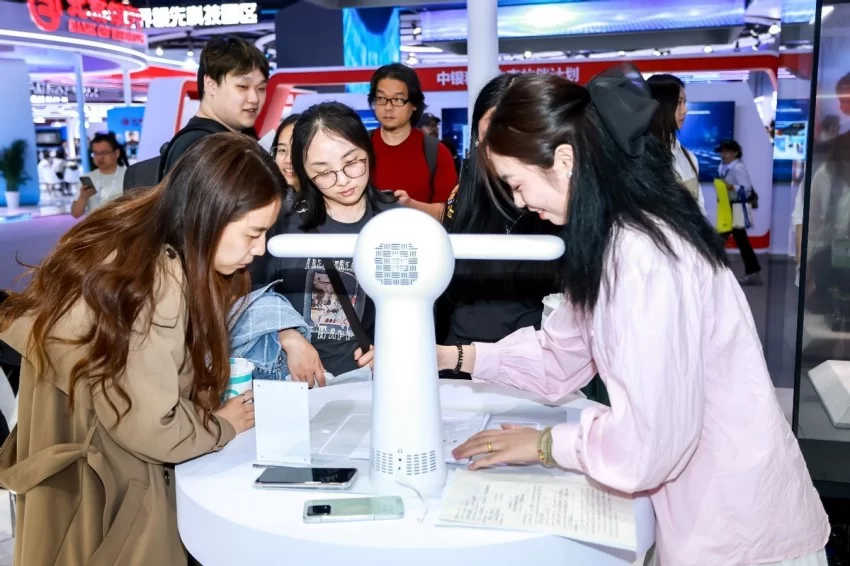 东城“科创金三角”引领未来产业创新:第二十七届中国北京科博会盛大开幕(图3) 东城“科创金三角”引领未来产业创新:第二十七届中国北京科博会盛大开幕(图3)