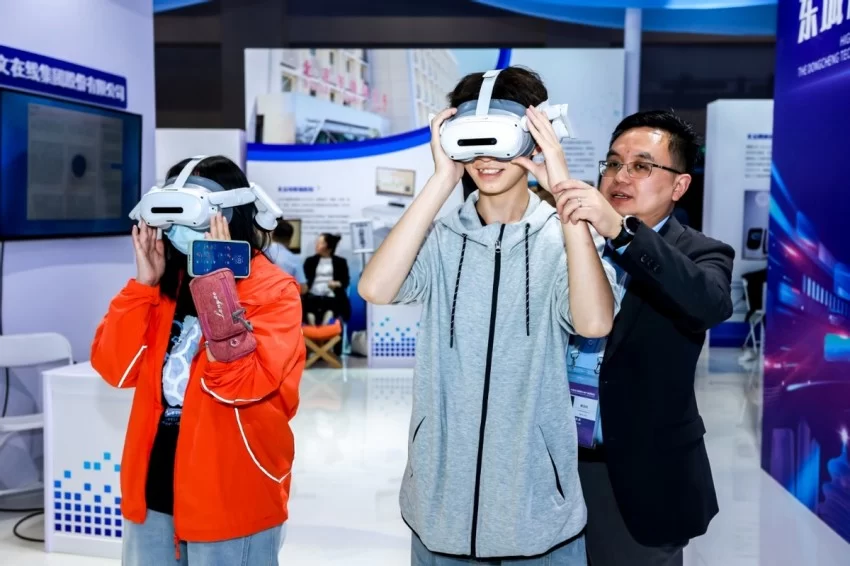 东城“科创金三角”引领未来产业创新:第二十七届中国北京科博会盛大开幕(图4) 东城“科创金三角”引领未来产业创新:第二十七届中国北京科博会盛大开幕(图4)