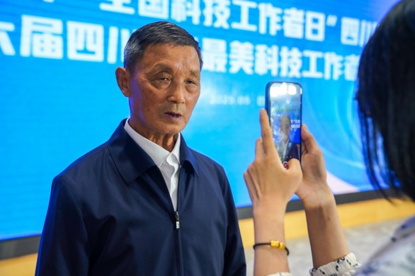 78岁张仲安：从救人英雄到科研先锋，获四川省第六届“最美科技工作者”(图2)